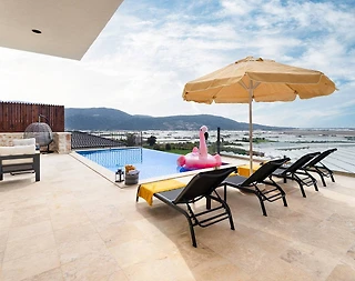 Kaş Yeşilköy'de Doğa Manzaralı, Özel Havuzlu, Bol Olanaklı Villa - 4