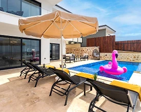 Kaş Yeşilköy'de Doğayla Baş Başa, Özel Havuzlu, Modern Villa - 3