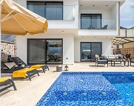 Kaş Yeşilköy'de Doğayla Baş Başa, Özel Havuzlu, Modern Villa - 2