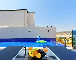 Kaş Yeşilköy'de Doğayla İç İçe, Özel Havuzlu, Konforlu Villa - 3