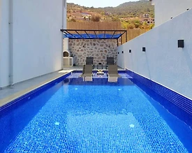 Kaş Yeşilköy'de Doğayla İç İçe, Özel Havuzlu, Konforlu Villa - 2