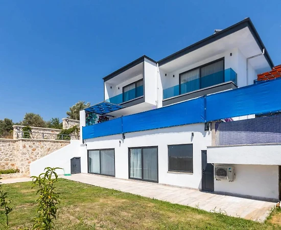 Kaş Yeşilköy'de Doğayla İç İçe, Özel Havuzlu, Konforlu Villa - 1