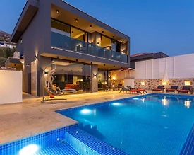 Kaş Yeşilköy'de Eşsiz Manzaralı, Özel Havuzlu, Lüks Villa - 2