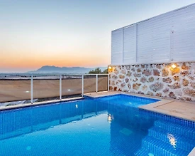 Kaş Yeşilköy'de Eşsiz Manzaralı, Özel Havuzlu, Lüks Villa - 3