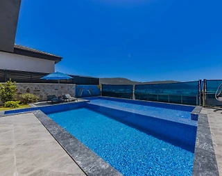 Kaş Yeşilköy'de Lüks Tasarımlı, Yetişkin ve Çocuk Havuzlu, 2+1 Villa - 2