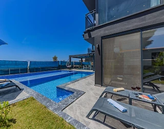 Kaş Yeşilköy'de Lüks Tasarımlı, Yetişkin ve Çocuk Havuzlu, 2+1 Villa - 3
