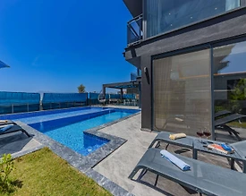 Kaş Yeşilköy'de Lüks Tasarımlı, Yetişkin ve Çocuk Havuzlu, 2+1 Villa - 3