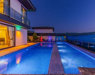 Kaş Yeşilköy'de Lüks Tasarımlı, Yetişkin ve Çocuk Havuzlu, 2+1 Villa - 3