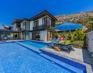 Kaş Yeşilköy'de Lüks Tasarımlı, Yetişkin ve Çocuk Havuzlu, 2+1 Villa - 1