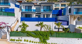 Kaş Yeşilköy'de Modern Tasarımlı, Özel Havuzlu, Jakuzili, Lüks Villa