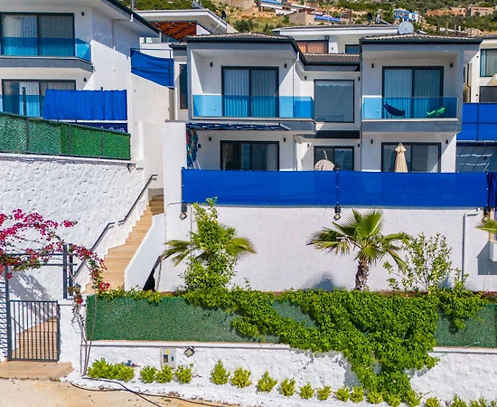 Kaş Yeşilköy'de Modern Tasarımlı, Özel Havuzlu, Jakuzili, Lüks Villa - 1