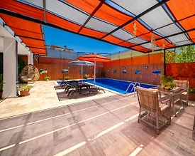 Kaş Yeşilköy'de Nezih Konumda, Özel Havuzlu, Korunaklı Villa - 3