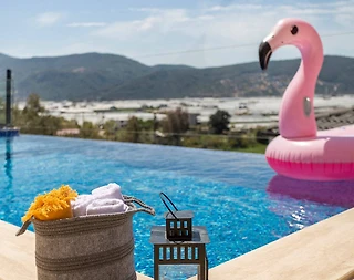 Kaş Yeşilköy'de Nezih Konumda, Özel Havuzlu, Sinema Odalı Villa - 2