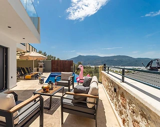 Kaş Yeşilköy'de Nezih Konumda, Özel Havuzlu, Sinema Odalı Villa - 4