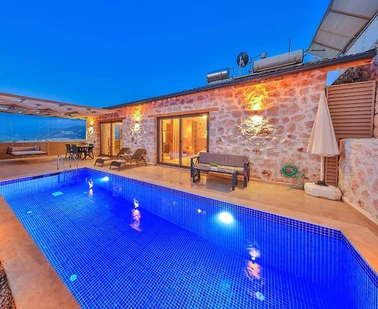 Kaş Yeşilköy'de Otantik Tasarımlı, Özel Havuzlu ve Jakuzili, 1+1 Villa - 1