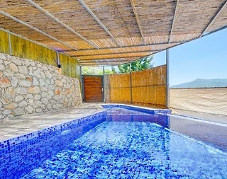 Kaş Yeşilköy'de Sakin Konumda, Özel Havuzlu, Jakuzili Villa - 5