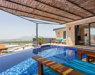 Kaş Yeşilköy'de Sakin Konumda, Özel Havuzlu, Jakuzili Villa - 1