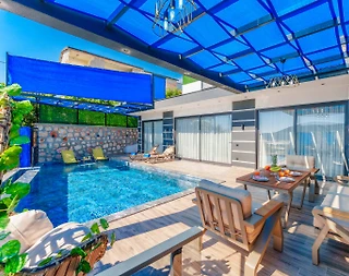 Kaş Yeşilköy'de Sakin Konumda, Özel Havuzlu, Jakuzili Villa - 1