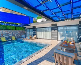 Kaş Yeşilköy'de Sakin Konumda, Özel Havuzlu, Jakuzili Villa - 2