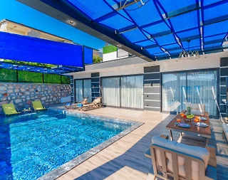 Kaş Yeşilköy'de Sakin Konumda, Özel Havuzlu, Jakuzili Villa - 2