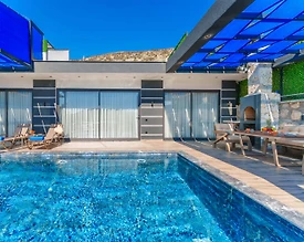 Kaş Yeşilköy'de Sakin Konumda, Özel Havuzlu, Jakuzili Villa - 3