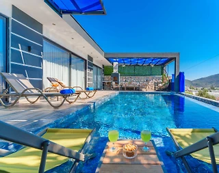 Kaş Yeşilköy'de Sakin Konumda, Özel Havuzlu, Jakuzili Villa - 5