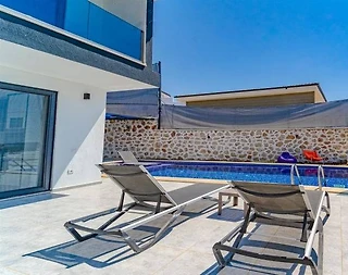 Kaş Yeşilköy'de Sakin Konumda, Özel Havuzlu, Kiralık Villa - 3