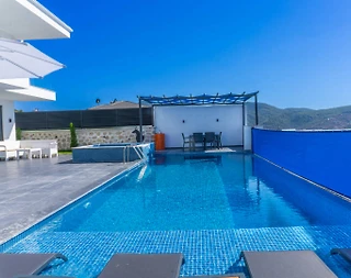 Kaş Yeşilköy'de Sakin Konumda, Özel Havuzlu, Kiralık Villa - 5