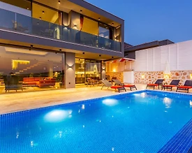 Kaş Yeşilköy'de Sakin Konumda, Özel Havuzlu, Ferah Villa - 2