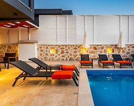 Kaş Yeşilköy'de Sakin Konumda, Özel Havuzlu, Ferah Villa - 3