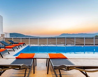 Kaş Yeşilköy'de Sakin Konumda, Özel Havuzlu, Ferah Villa - 5