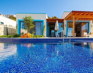 Kaş Yeşilköy'de Şehrin Gürültüsünden Uzakta, Özel Havuzlu, Şık Villa - 1