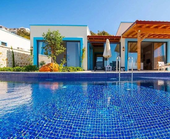 Kaş Yeşilköy'de Şehrin Gürültüsünden Uzakta, Özel Havuzlu, Kiralık Villa - 1