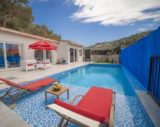 Kaş Yeşilköy'de Sessiz Konumda, Özel Havuzlu, Balayı Villası - 1