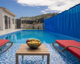 Kaş Yeşilköy'de Sessiz Konumda, Özel Havuzlu, Balayı Villası - 2