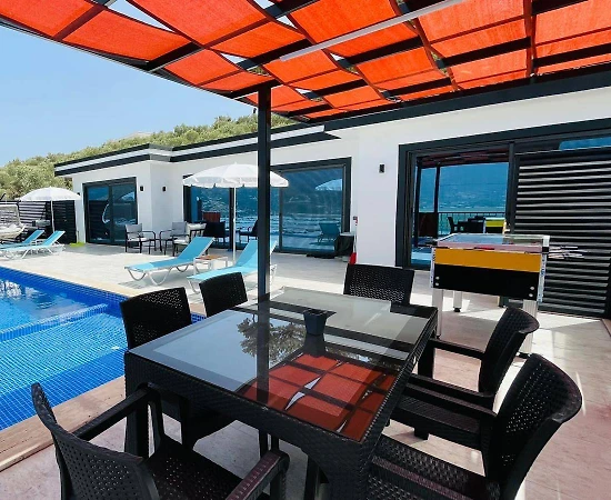 Kaş Yeşilköy'de Yeşillikler İçerisinde, Özel Havuzlu, 2+1 Villa - 1