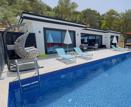 Kaş Yeşilköy'de Yeşillikler İçerisinde, Özel Havuzlu, Konforlu Villa - 1