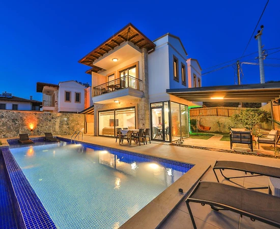 Kaş Andifli'de Elverişli Konumda, Özel Havuzlu, Kiralık Villa - 1