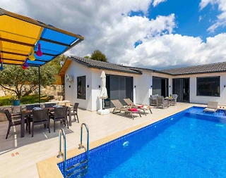 Kaş Hacıoğlan'da Doğa Manzaralı, Özel Havuzlu, Çocuk Oyun Alanlı Villa - 2