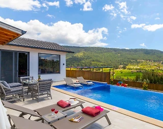 Kaş Hacıoğlan'da Doğa Manzaralı, Özel Havuzlu, Çocuk Oyun Alanlı Villa - 3