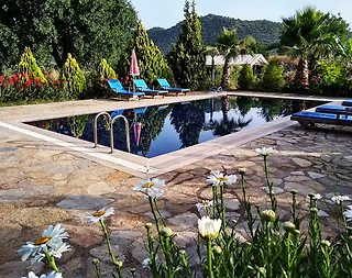 Fethiye Kayaköy'de Huzurlu Doğanın İçinde, Özel Havuzlu, Taş Villa  - 2
