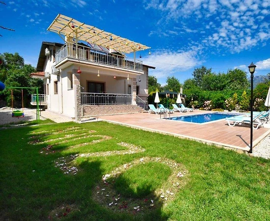 Fethiye Kayaköy'de Sakin Konumda, Özel Havuzlu, Kiralık Villa - 1