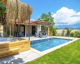 Fethiye Kayaköy'de Geniş Bahçeli, Özel Havuzlu, Jakuzili Villa - 3