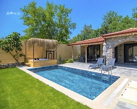 Fethiye Kayaköy'de Geniş Bahçeli, Özel Havuzlu, Jakuzili Villa - 2