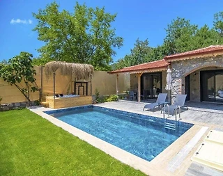 Fethiye Kayaköy'de Geniş Bahçeli, Özel Havuzlu, Jakuzili Villa - 2