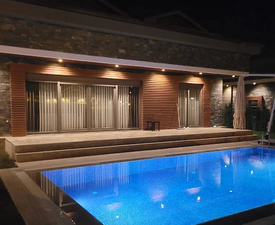 Kemer Arslanbucak'ta Merkezi Konumda, Özel Havuzlu, Modern Villa - 1