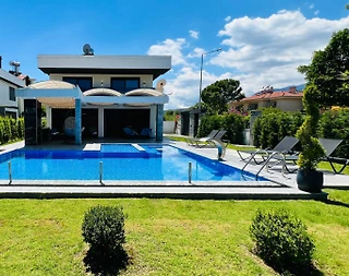 Kemer Çamyuva'da Geniş Bahçeli, Özel Havuzlu, Lüks Villa - 2
