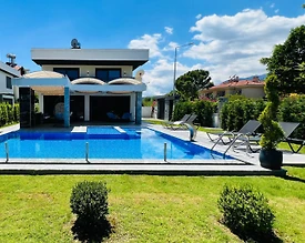 Kemer Çamyuva'da Geniş Bahçeli, Özel Havuzlu, Lüks Villa - 2