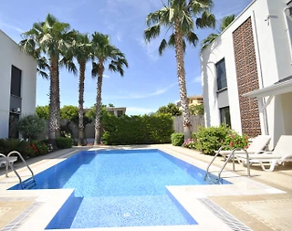 Kemer Çamyuva'da Modern Tasarımlı, Ortak Havuzlu, Kiralık Dubleks Villa - 1