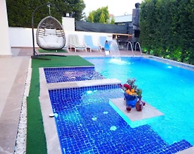 Kemer Çamyuva'da Modern Tasarımlı, Isıtmalı Havuzlu, Bahçeli Villa - 3